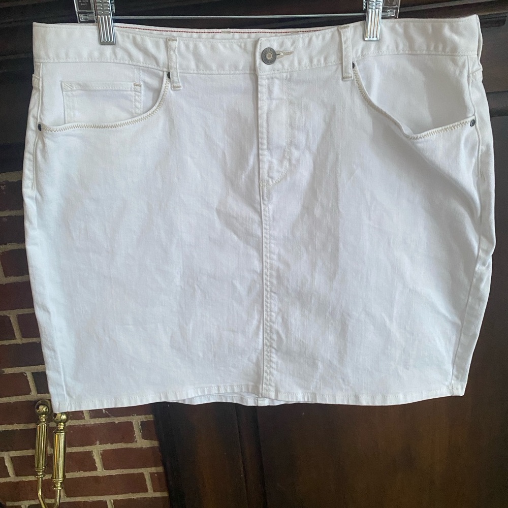 Eddie Bauer white denim skirt size 16